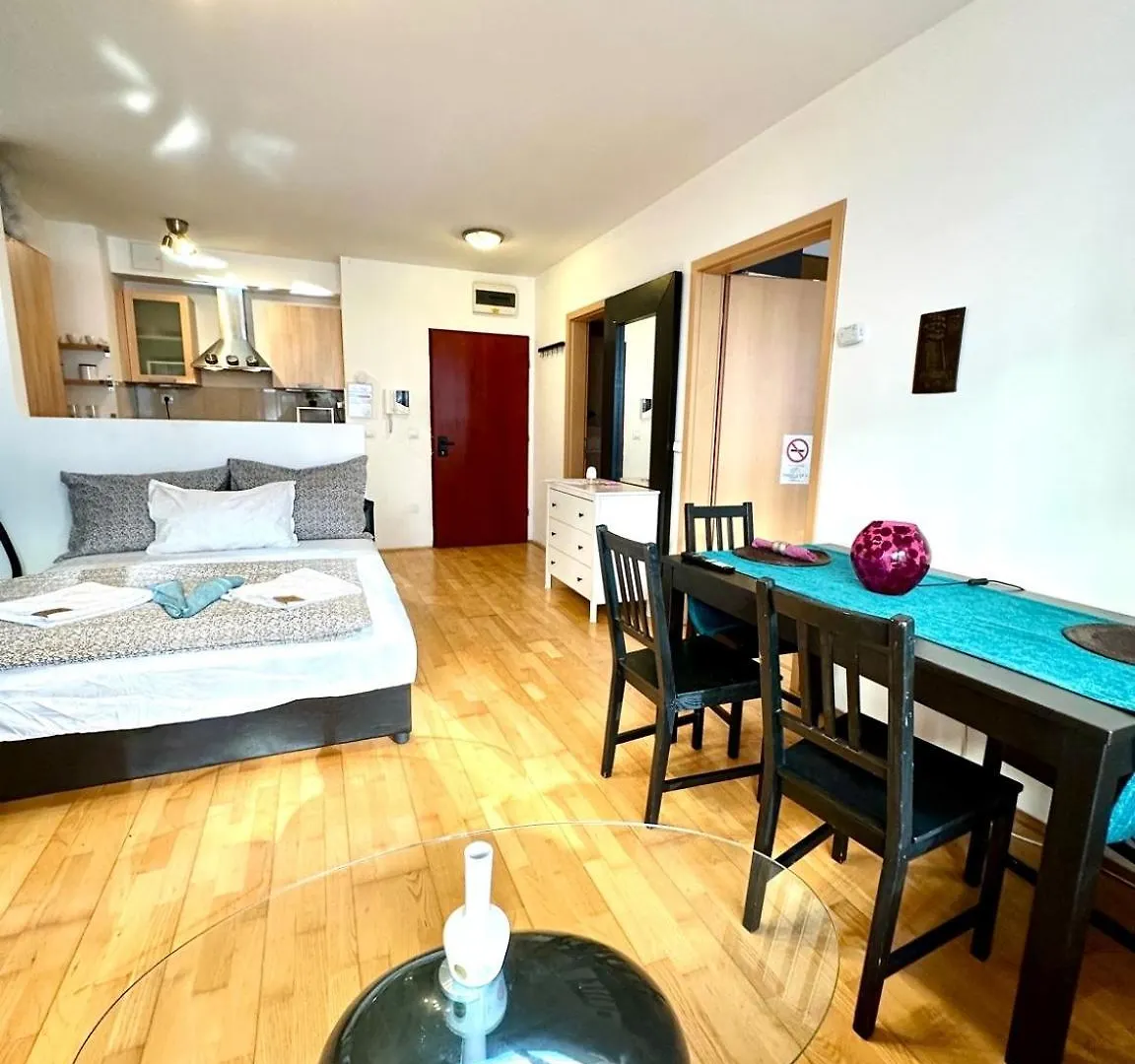City Center Apartment With Balcony Budapest
