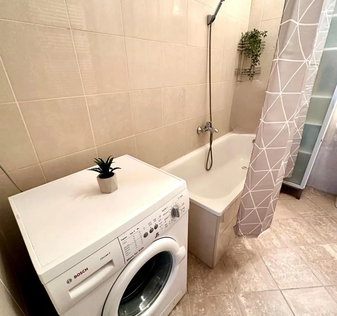 City Center Apartment With Balcony Budapest